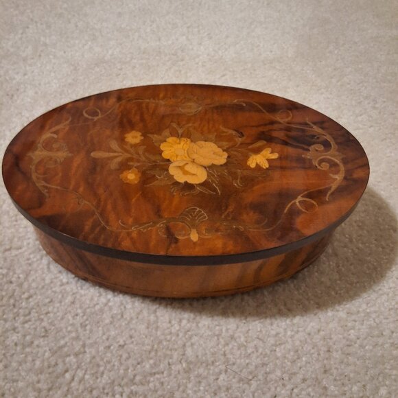 Vintage Reuge Music Box Inlaid Wood "We've Only Just Begun" - Picture 1 of 13